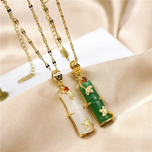 Colier cu amuletă de jad™